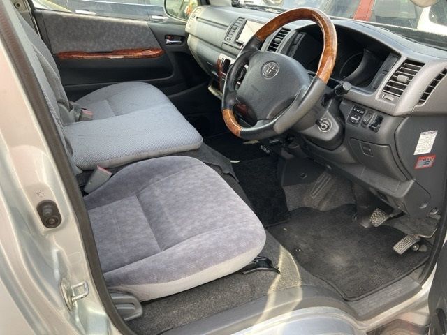 2005 Toyota Hiace バン.4WD スーパーGL auction photo 8