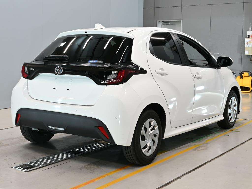 2022 Toyota Yaris X auction photo 2