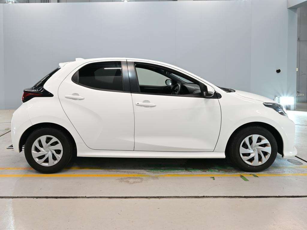 2022 Toyota Yaris X auction photo 3