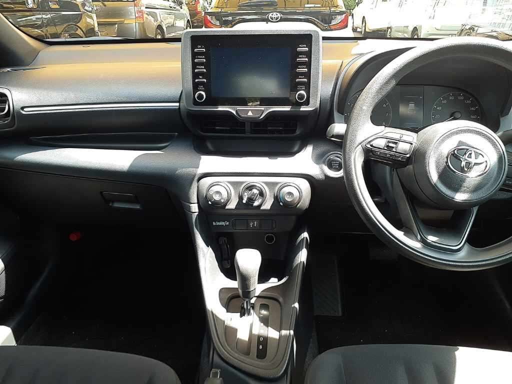 2022 Toyota Yaris X auction photo 11