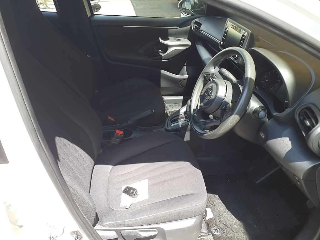 2022 Toyota Yaris X auction photo 10