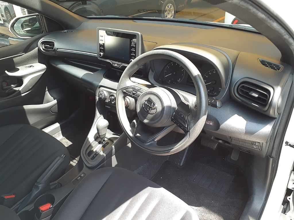 2022 Toyota Yaris X auction photo 9