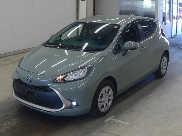 2024 Toyota Aqua G auction photo 4