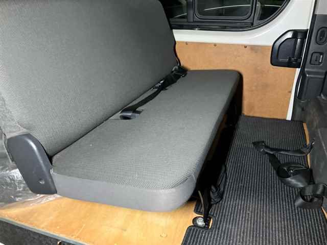 2020 Toyota Hiace DX auction photo 8