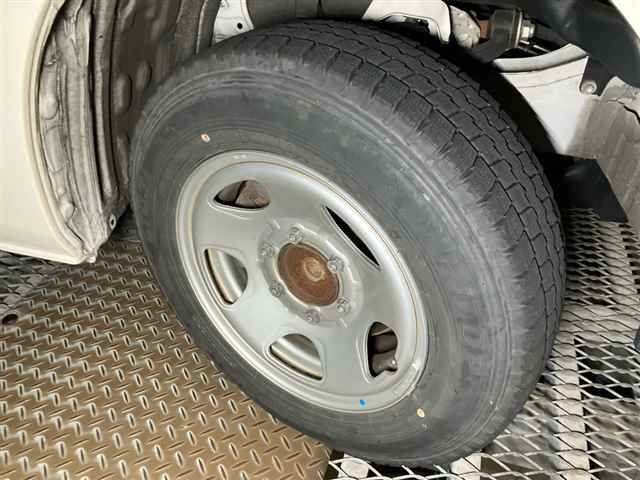 2020 Toyota Hiace DX auction photo 9