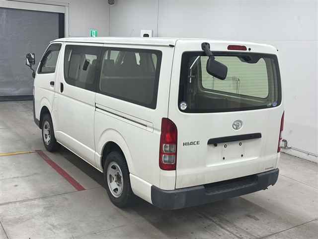 2020 Toyota Hiace DX auction photo 2