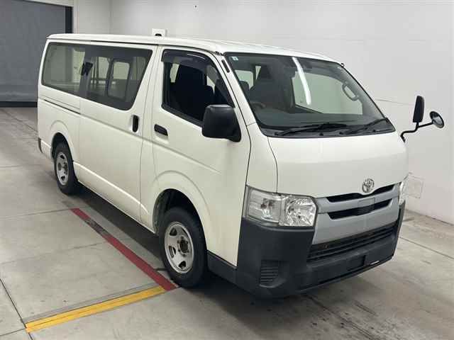 2020 Toyota Hiace DX Japan auction vehicle
