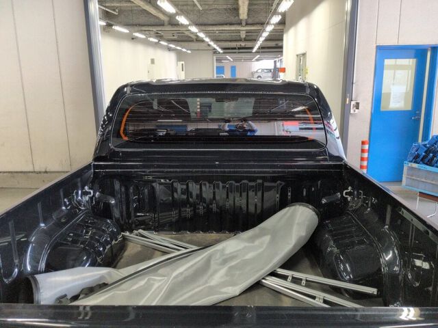 2023 Toyota Hilux Z 4WD auction photo 3