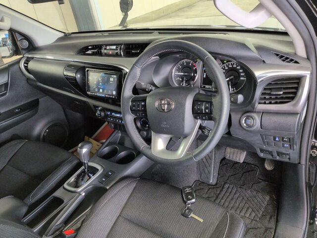 2023 Toyota Hilux Z 4WD auction photo 6