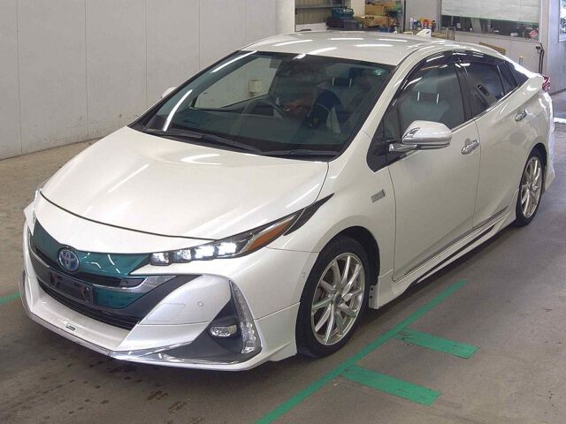 2017 Toyota Prius PHEV Aプレミアム auction photo 4