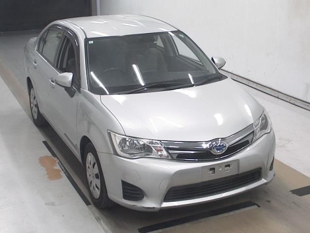 2014 Toyota Corolla Axio ハイブリッド Japan auction vehicle
