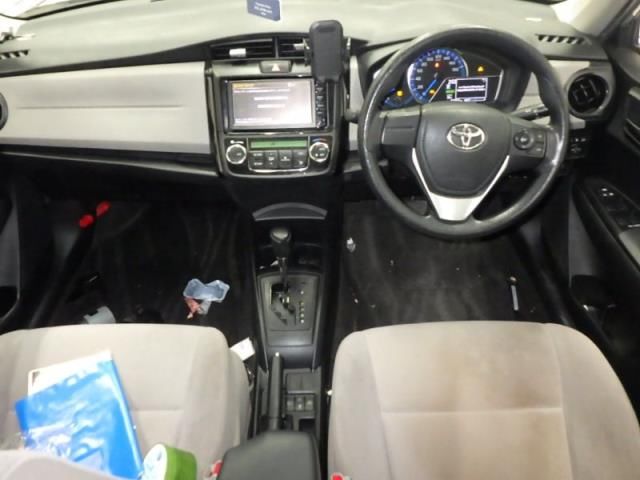 2014 Toyota Corolla Axio ハイブリッド auction photo 3