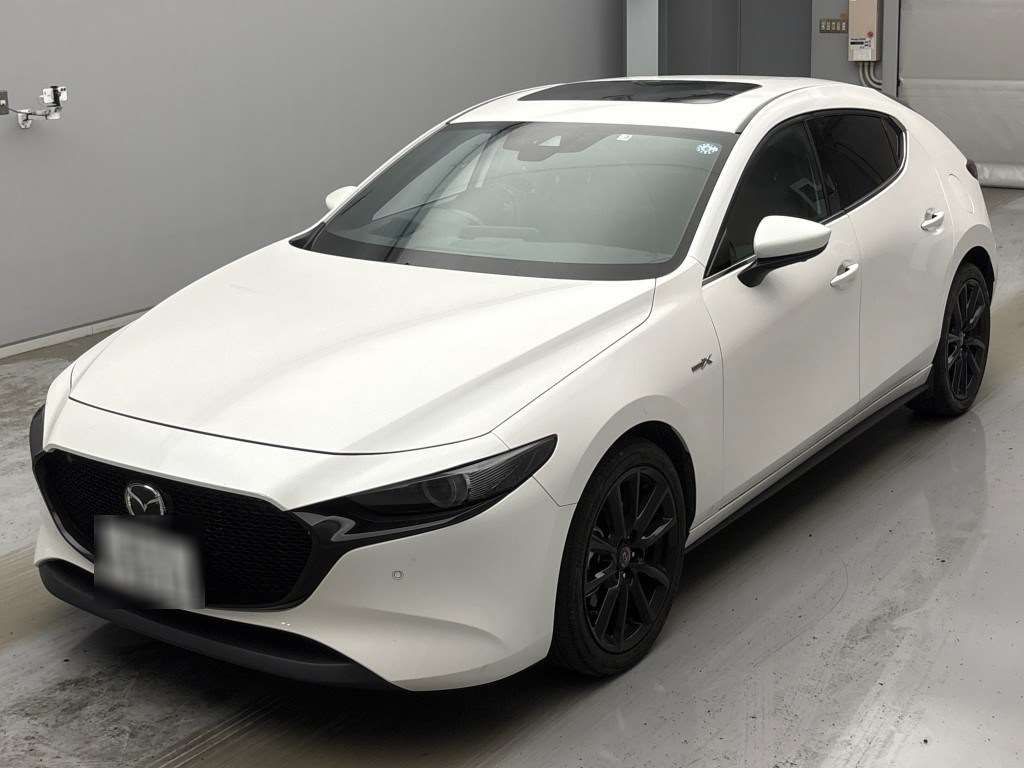 Japan Auction Vehicles 4 2021 Mazda MAZDA3ファストバック X 100th auction photo