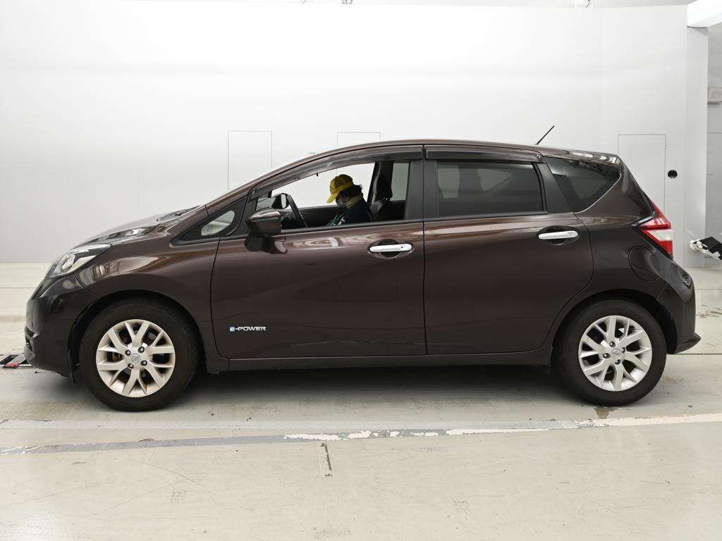2019 Nissan Note e-パワー メダリスト auction photo 4
