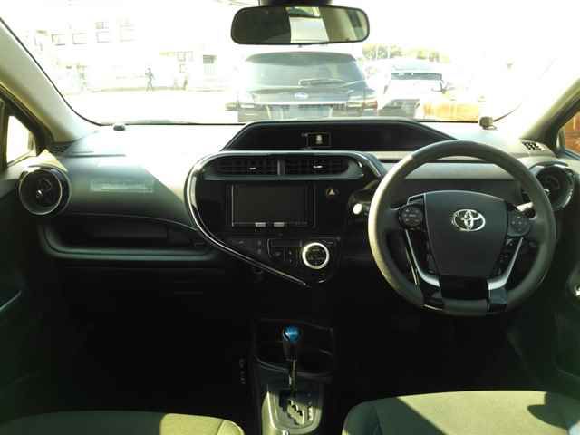 2021 Toyota Aqua S auction photo 8