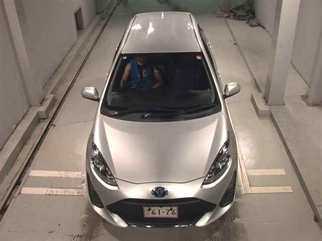 2021 Toyota Aqua S auction photo 6