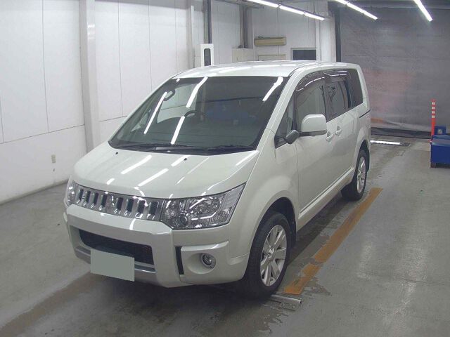 2018 Mitsubishi Delica D:5 Dパワーパッケージ 4WD auction photo 4