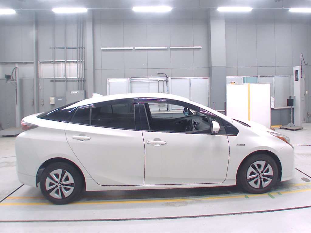 2016 Toyota Prius A auction photo 3