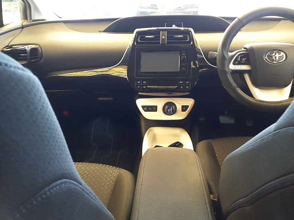 2016 Toyota Prius A auction photo 9