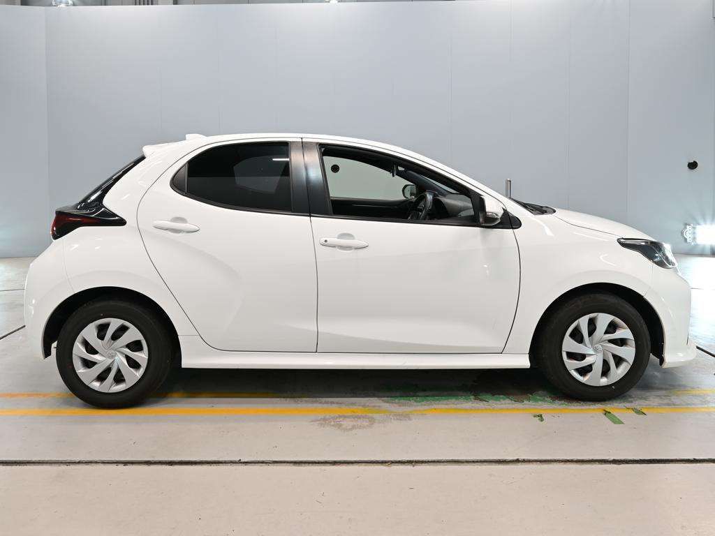 2021 Toyota Yaris X auction photo 3