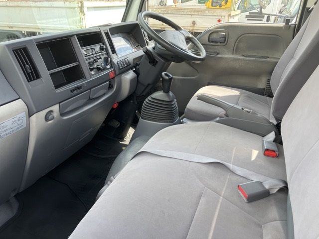 2011 Isuzu Elf ヒラ auction photo 5