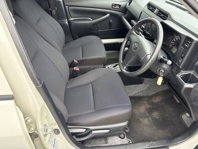 2019 Toyota Probox バン.4WD DX コンフォート auction photo 8