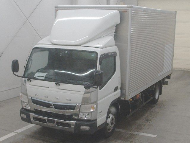 2020 Mitsubishi Fuso Canter Van Japan auction vehicle