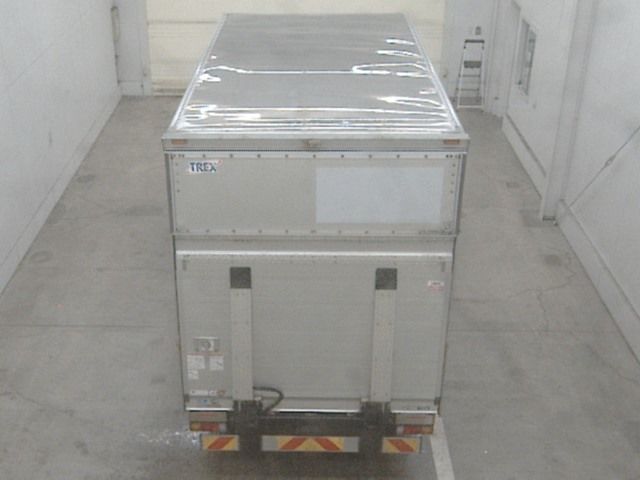 2020 Mitsubishi Fuso Canter Van auction photo 3
