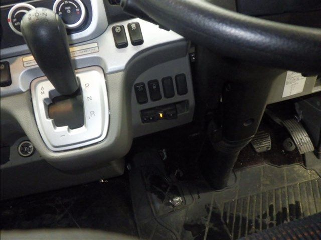 2020 Mitsubishi Fuso Canter Van auction photo 8