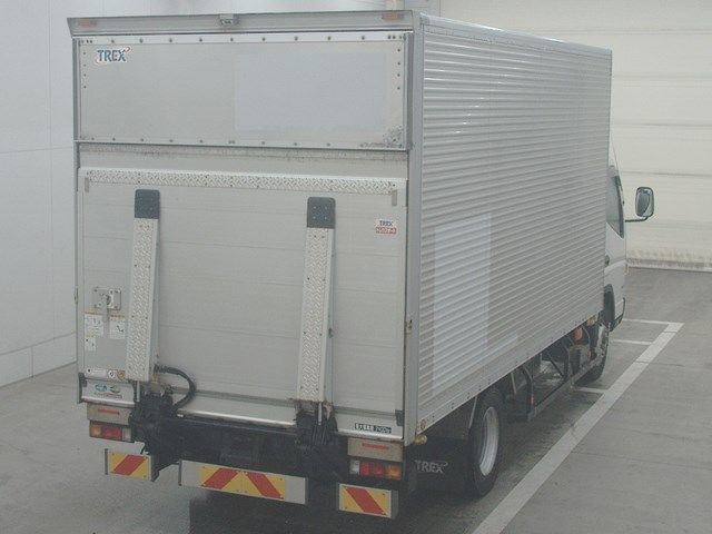 2020 Mitsubishi Fuso Canter Van auction photo 2