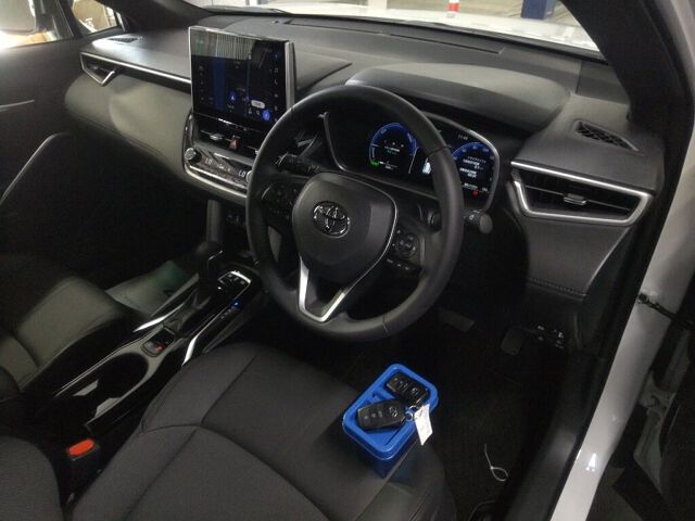 2025 Toyota Corolla Cross Hybrid Z auction photo 3