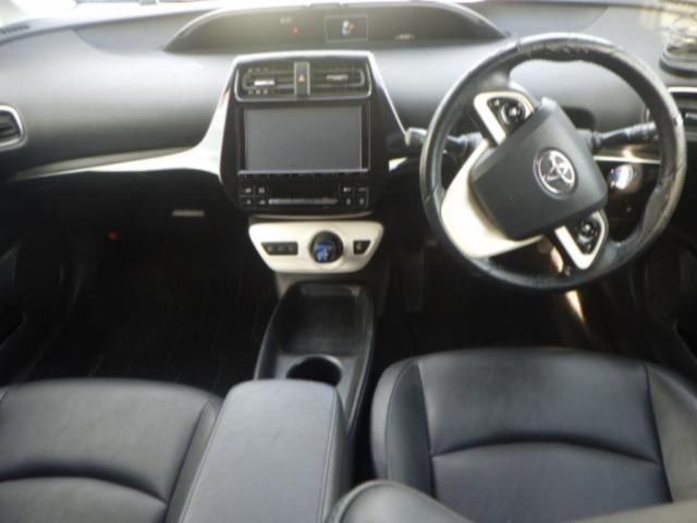 2016 Toyota Prius Sツーリングセレクション auction photo 3