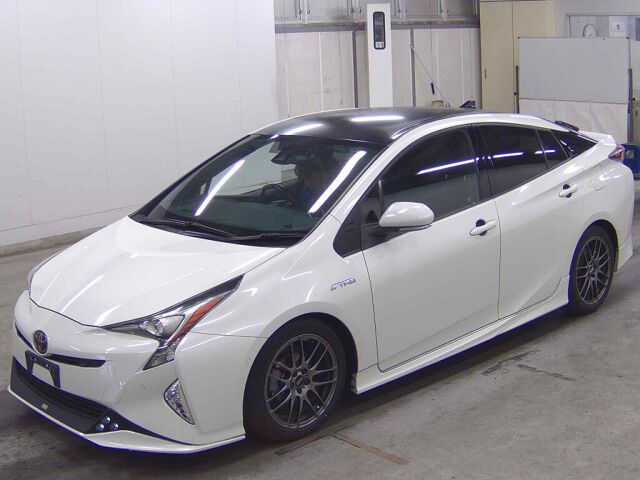 2018 Toyota Prius Aプレミアム auction photo 4