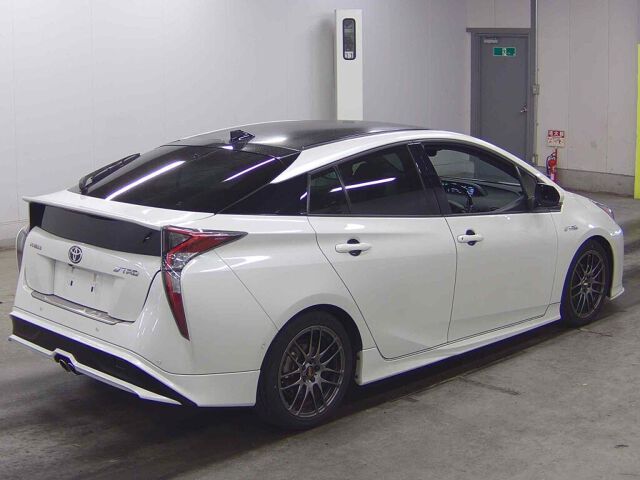 2018 Toyota Prius Aプレミアム auction photo 5