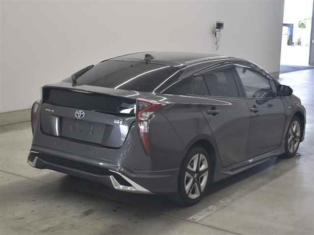2016 Toyota Prius Aツーリングセレクション auction photo 5
