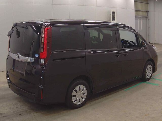 2017 Toyota Noah X ウェルキャブ auction photo 5