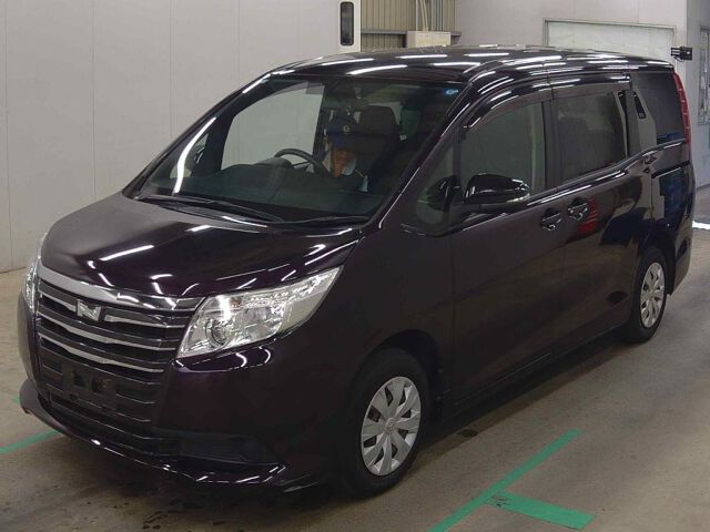 2017 Toyota Noah X ウェルキャブ auction photo 4
