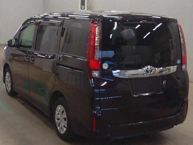 2017 Toyota Noah X ウェルキャブ auction photo 2