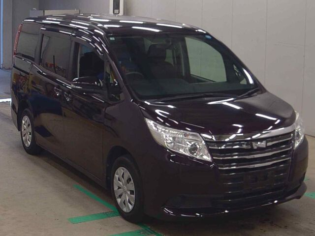 2017 Toyota Noah X ウェルキャブ Japan auction vehicle