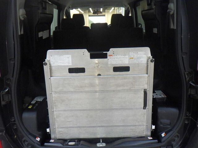 2017 Toyota Noah X ウェルキャブ auction photo 6