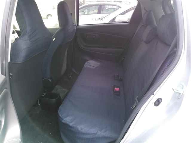 2015 Toyota Vitz F auction photo 9