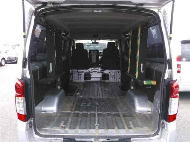 2015 Nissan NV350 Caravan auction photo 9