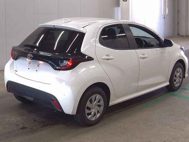 2023 Toyota Yaris X 4WD auction photo 5