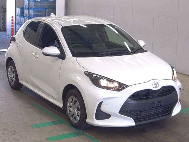 Japan Auction Vehicles 8 2023 Toyota Yaris X 4WD auction photo