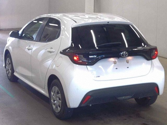 2023 Toyota Yaris X 4WD auction photo 2
