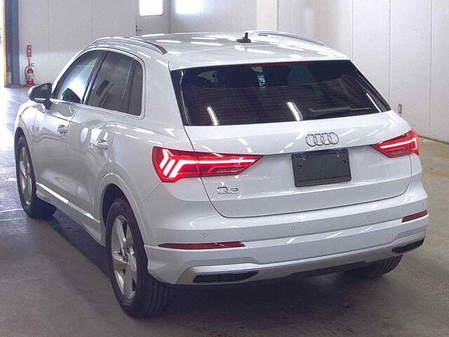 2022 Audi Q3 35TFSI Advance auction photo 2