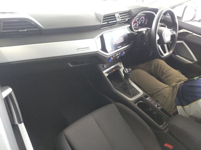 2022 Audi Q3 35TFSI Advance auction photo 3