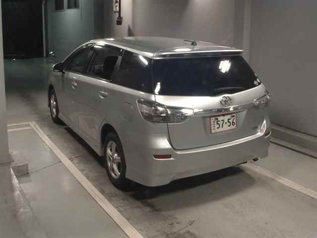 2013 Toyota Wish 1.8X auction photo 2