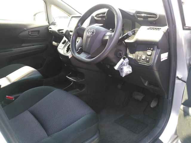 2013 Toyota Wish 1.8X auction photo 3