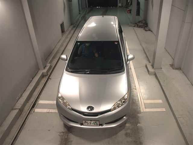2013 Toyota Wish 1.8X auction photo 6